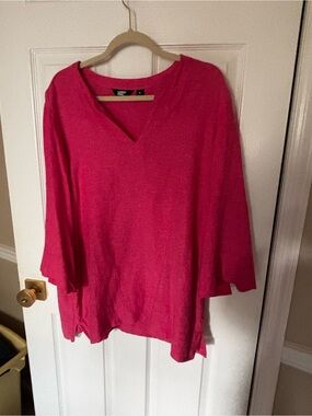 Women’s V-Neck Hot Pink Lightweight Linen Top
